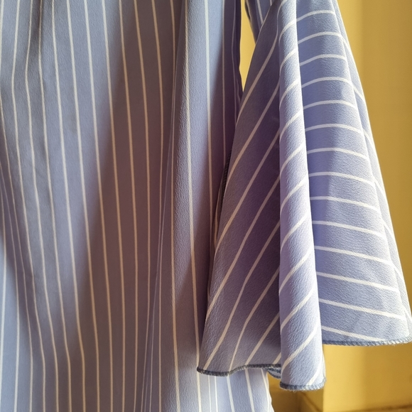Bell sleeve vertical striped Shift dress. - Picture 7 of 8